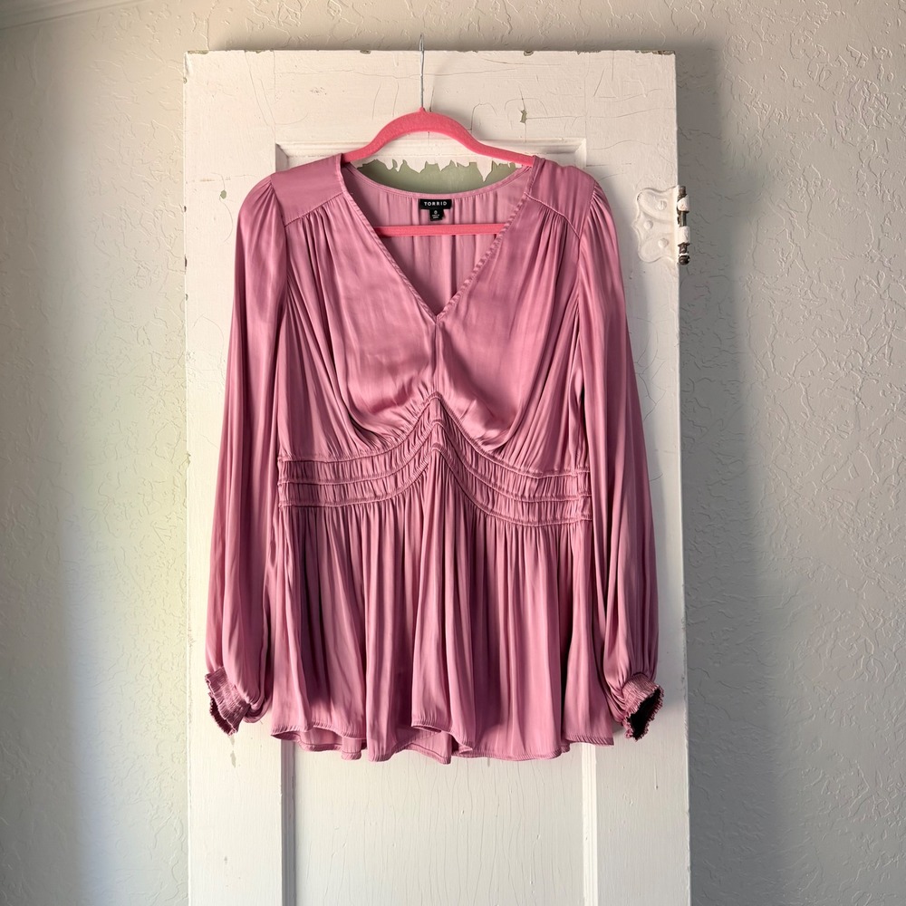 Torrid Mauve Pink Satin Smocked Empire Waist Babydoll Top Long Sleeve Size 0 L